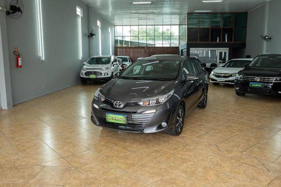 TOYOTA YARIS 1.3 16V FLEX XL LIVE MULTIDRIVE TOYOTA YARIS 1.3 16V FLEX XL LIVE MULTIDRIVE